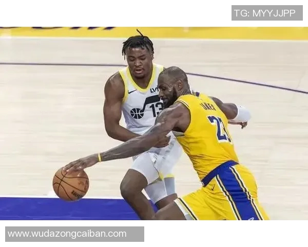 2009年湖人队与爵士队激战回顾：一场经典对决的精彩瞬间与战术分析