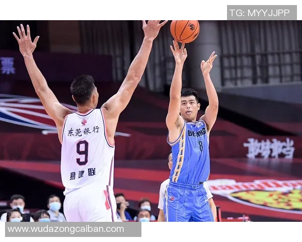 方硕的篮球之路：从青涩新星到球队核心的成长历程与奋斗故事