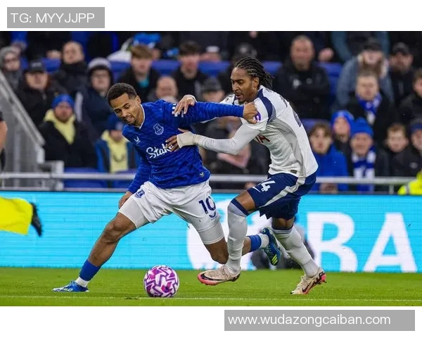 海杜克与埃弗顿激战成和双方表现精彩引人注目 海杜克与埃弗顿激战成和双方表现精彩引人注目